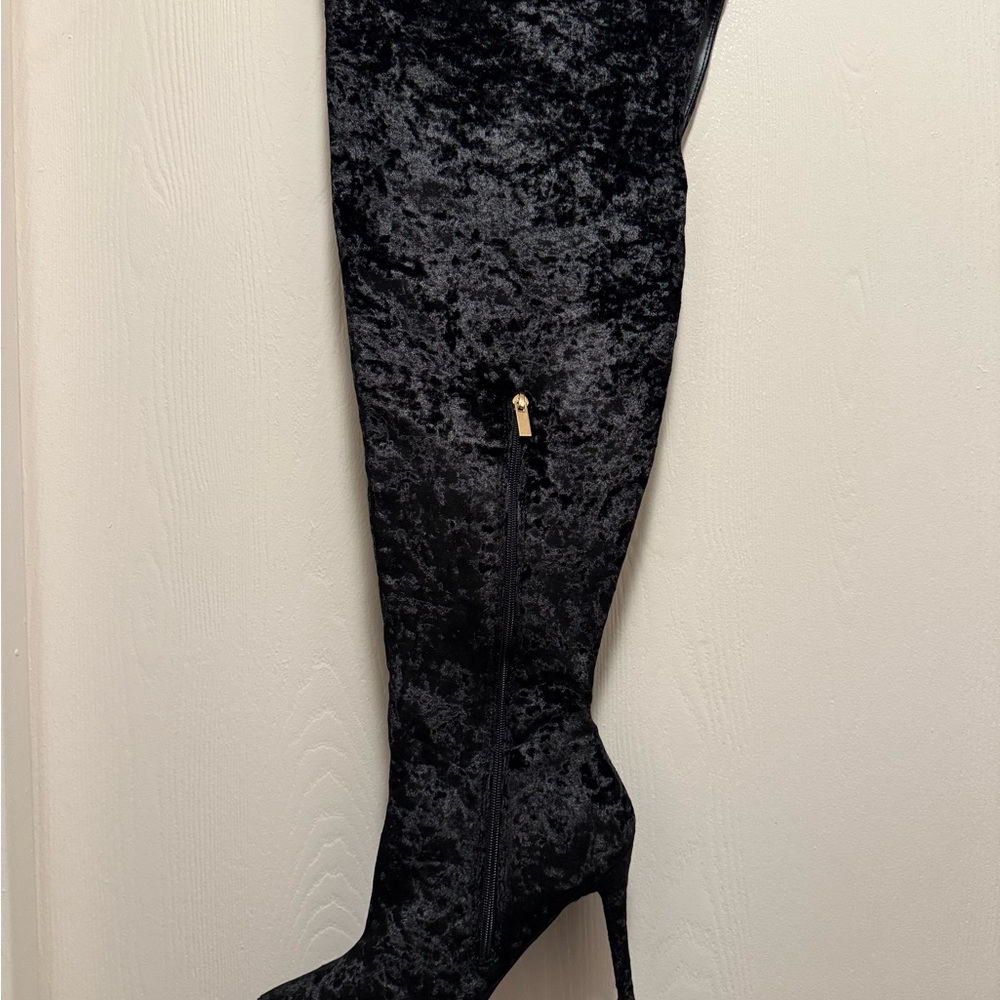 Elegant Black Over-the-Knee Boots
